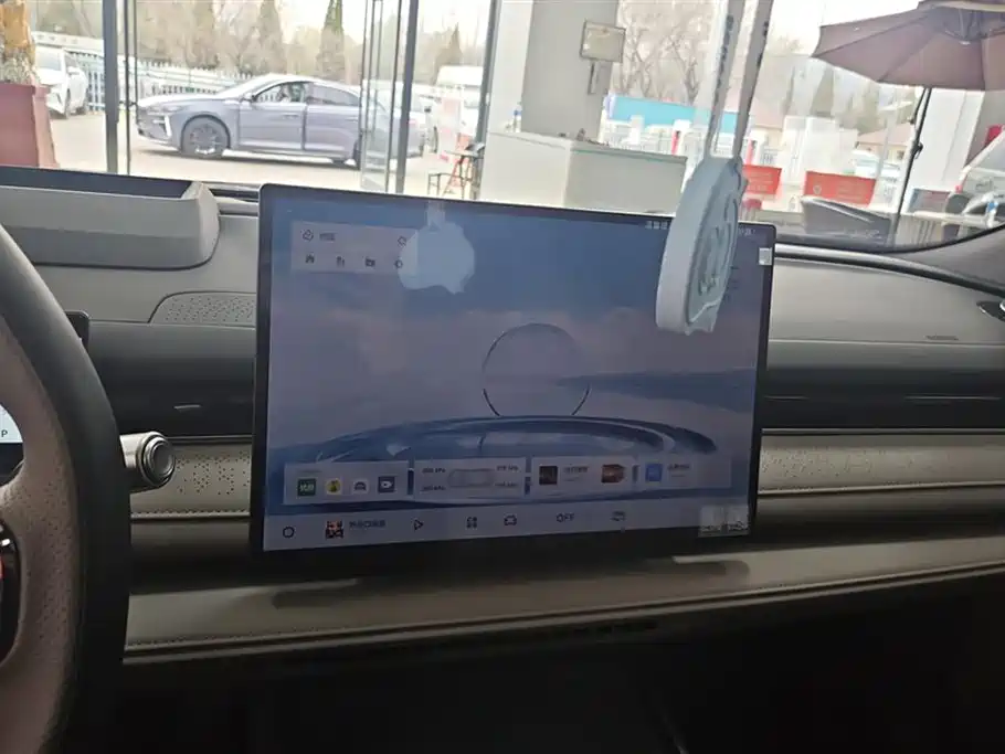 Geely Galaxy Galaxy Xingyao 8 2025 130km EM-P Starship Edition фото 12