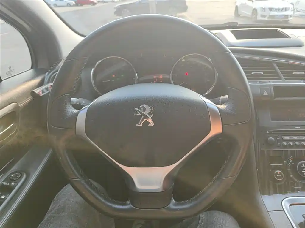 Peugeot 3008 2015 2.0L Automatic Trend Edition фото 11