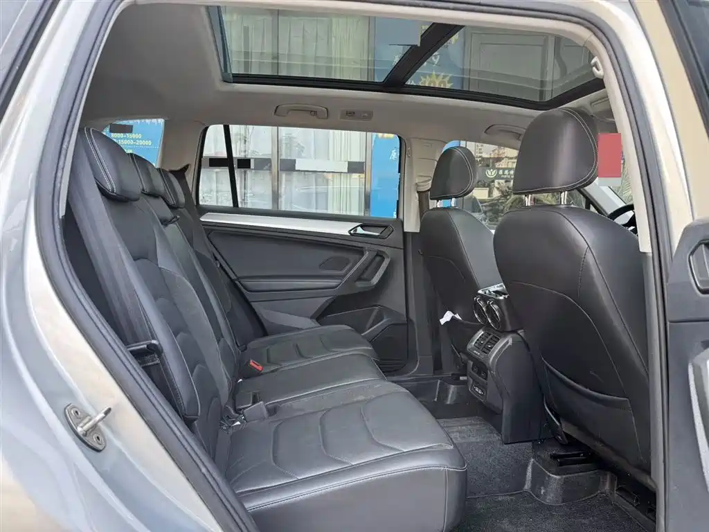Volkswagen Tiguan L 2019 330TSI Auto 2WD Smart Luxury Edition China V фото 7