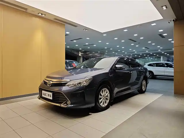 TOYOTA CAMRY