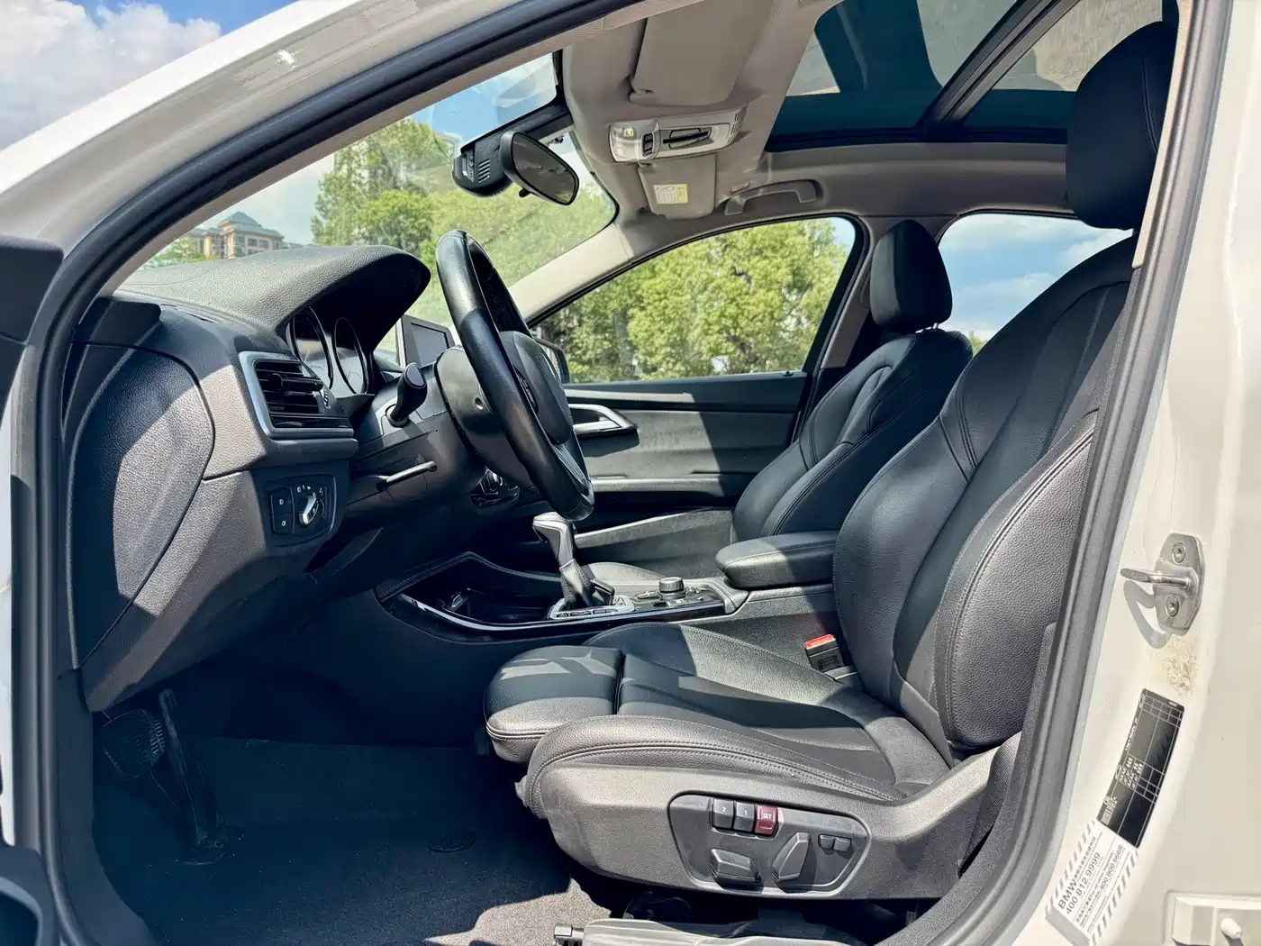 BMW 1 Series 2018 118i Sport Edition фото 5