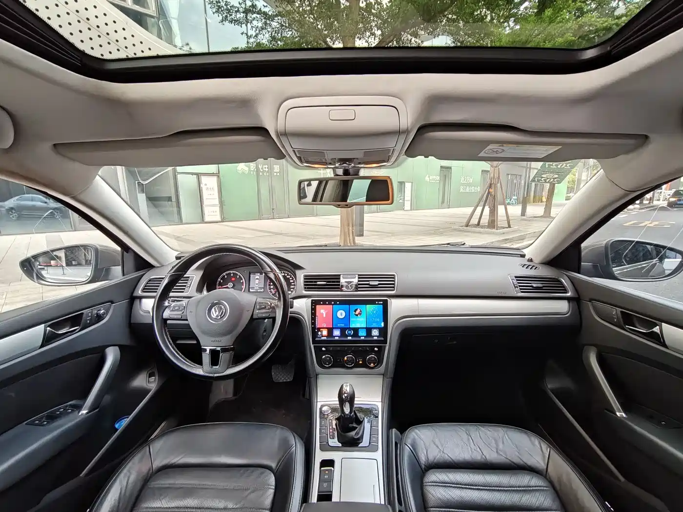 Volkswagen Passat 2015 1.8TSI DSG Prestige Edition фото 4