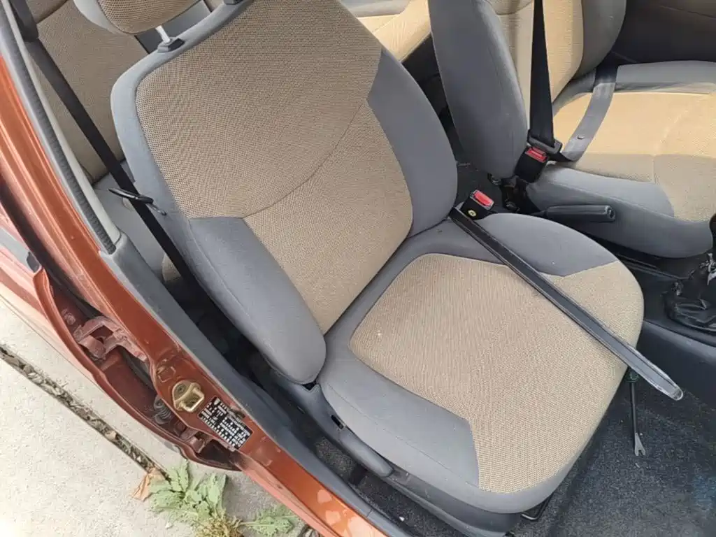 Baojun Lechi 2016 2012 Facelift 1.0L Manual P-TEC Standard