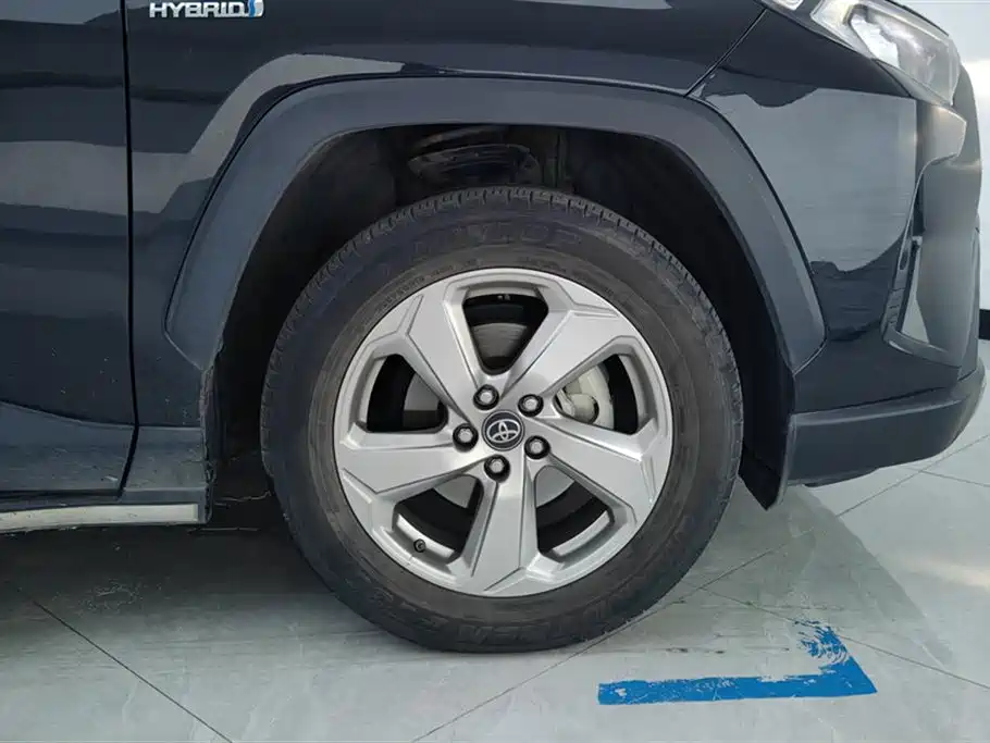 Toyota RAV4 Rongfang 2021 Hybrid 2.5L E-CVT Front-wheel Drive Elite Edition фото 6