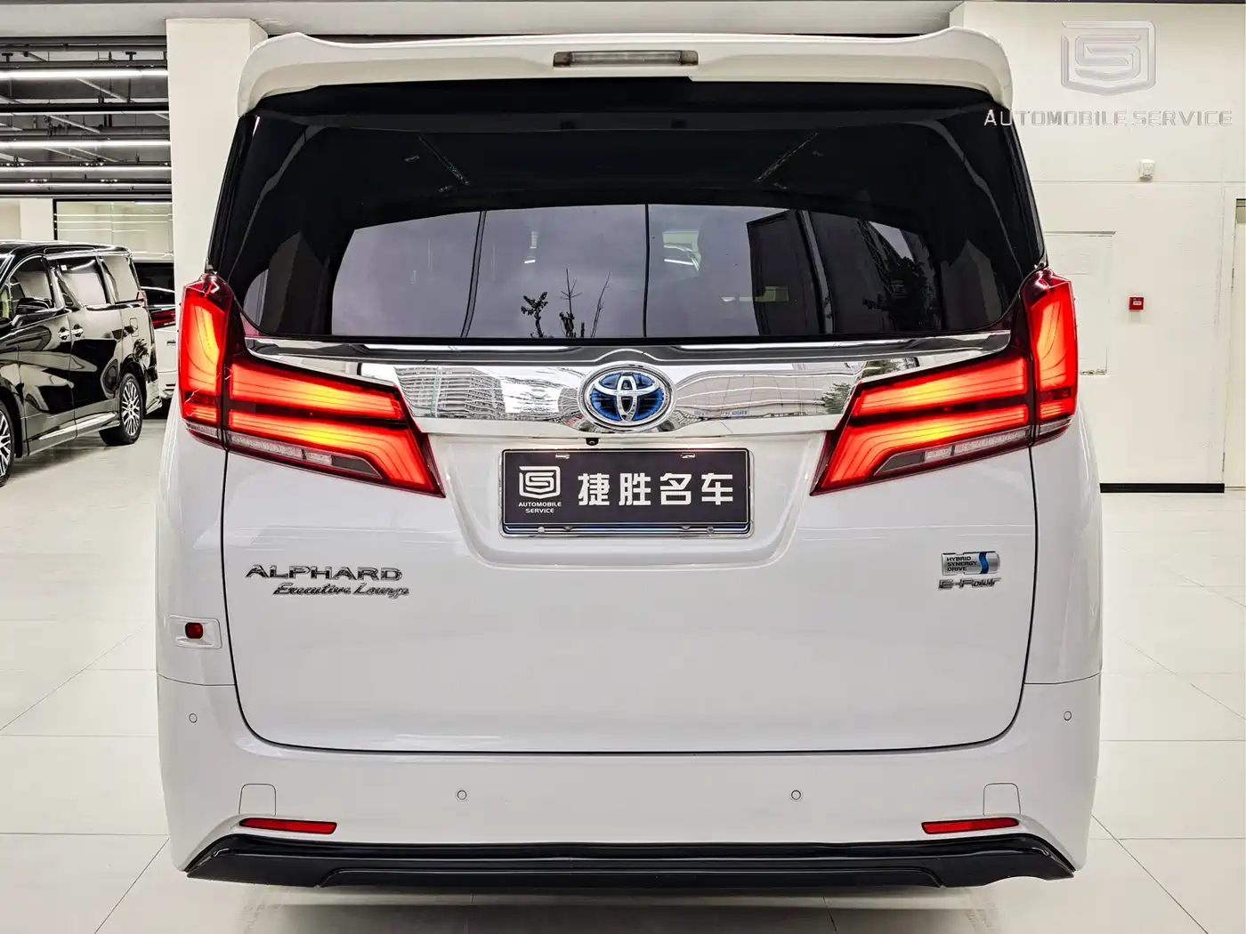 Toyota Alphard 2019 Hybrid 2.5L Premium Edition фото 4