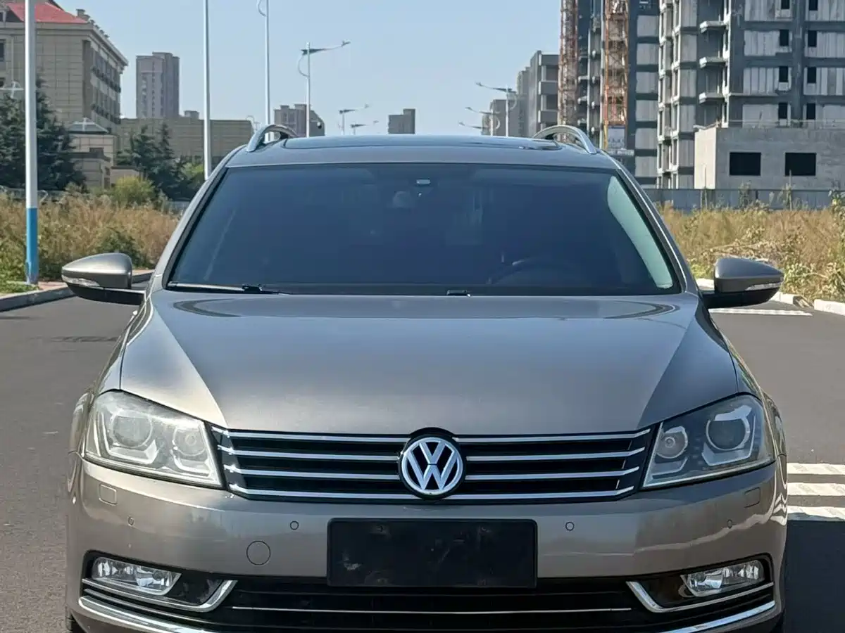 صورة 2 - Volkswagen Magotan (Import)