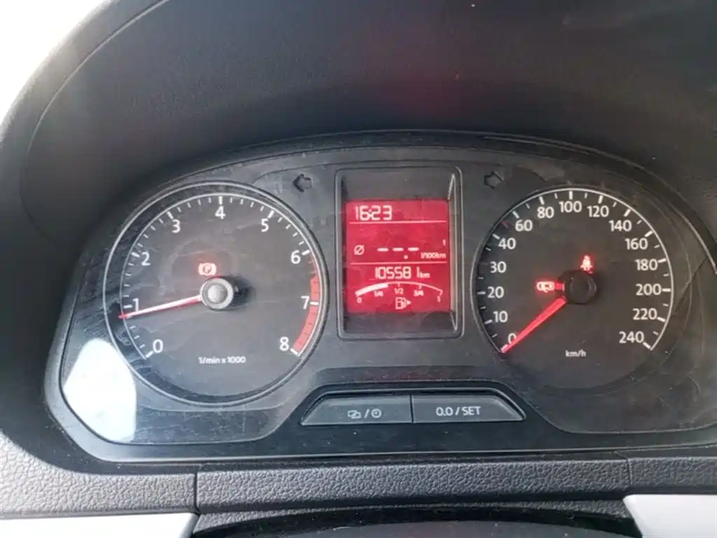 Volkswagen Jetta 2015 1.6L Manual Comfort фото 12