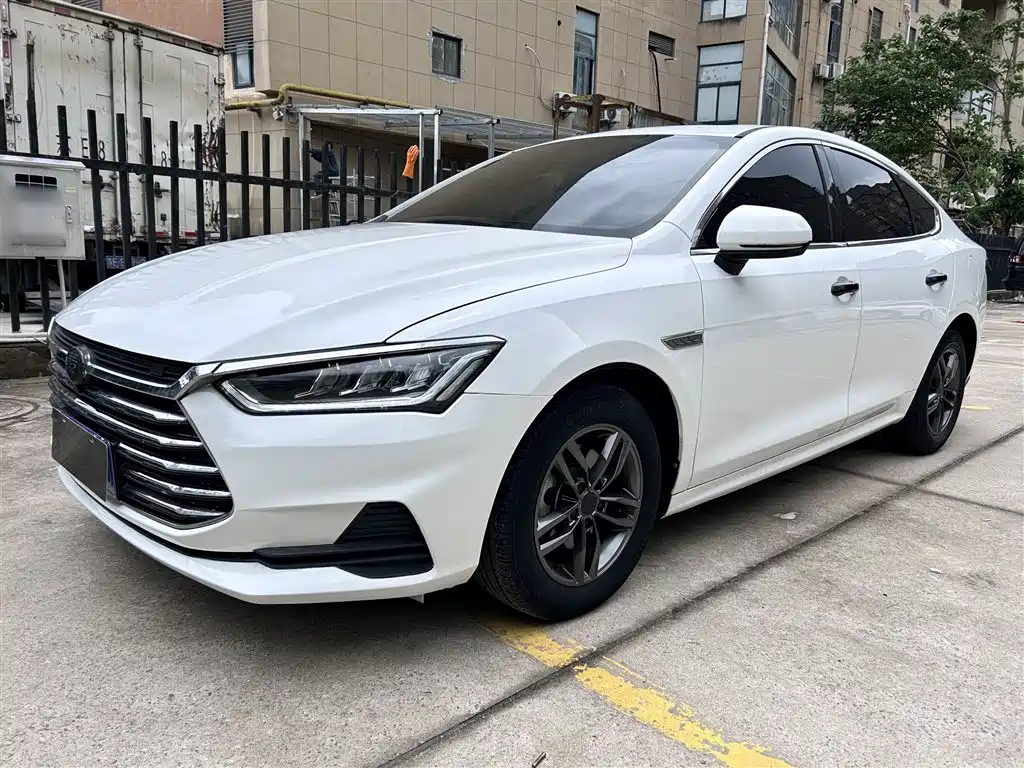 BYD Qin Pro 2019 Super Edition 1.5TI Automatic Smart Connected Feng Shang Type China VI фото 2
