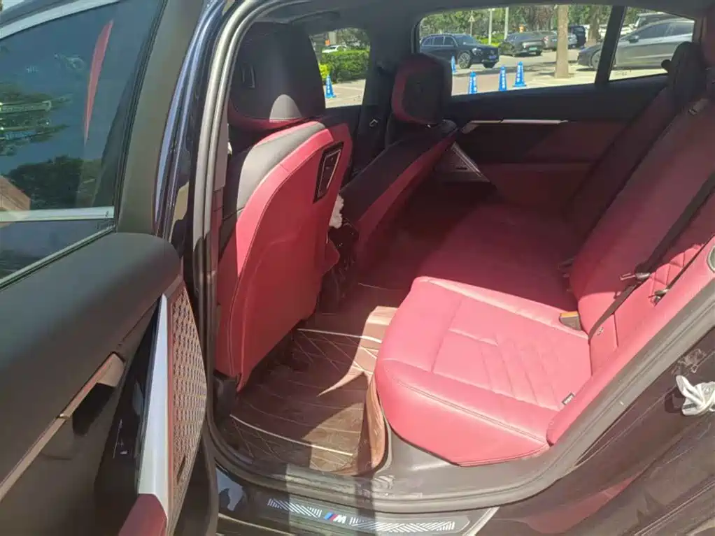 BMW 5 Series 2025 530Li Premium M Sport Package фото 6