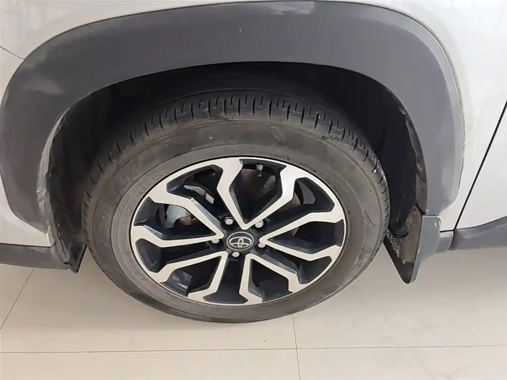 Toyota Frontlander 2023 2.0L CVT Luxury Edition фото 25