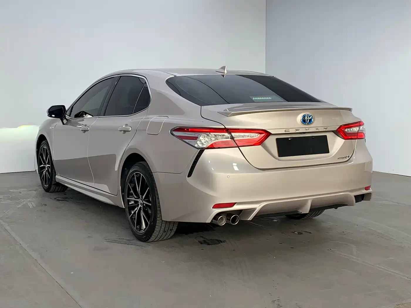 Toyota Camry 2021 Hybrid 2.5HS Fashion Edition фото 5