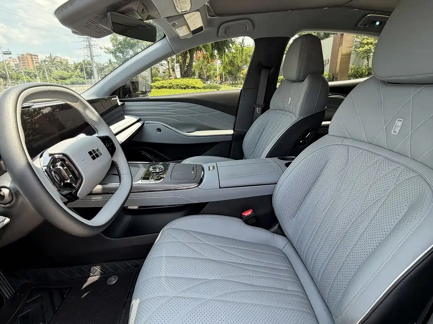 Geely Galaxy Galaxy E8 2025 575km Voyage Smart Drive Edition фото 5