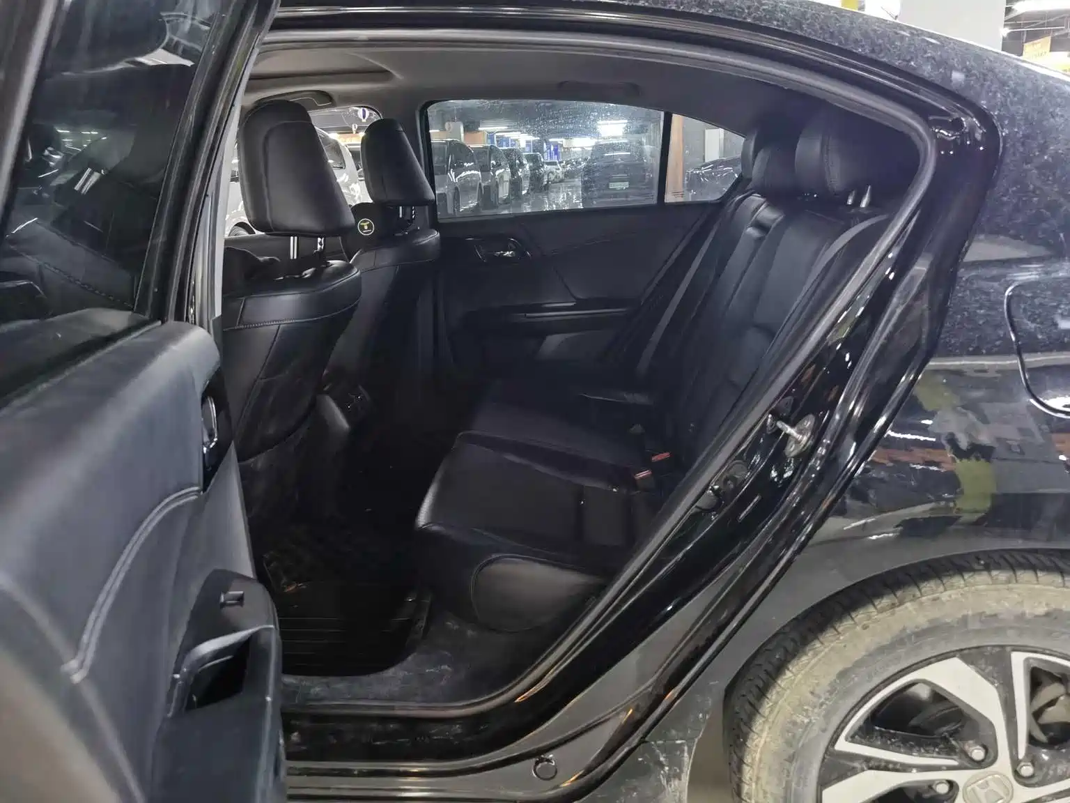 Photo 9 - Honda Accord