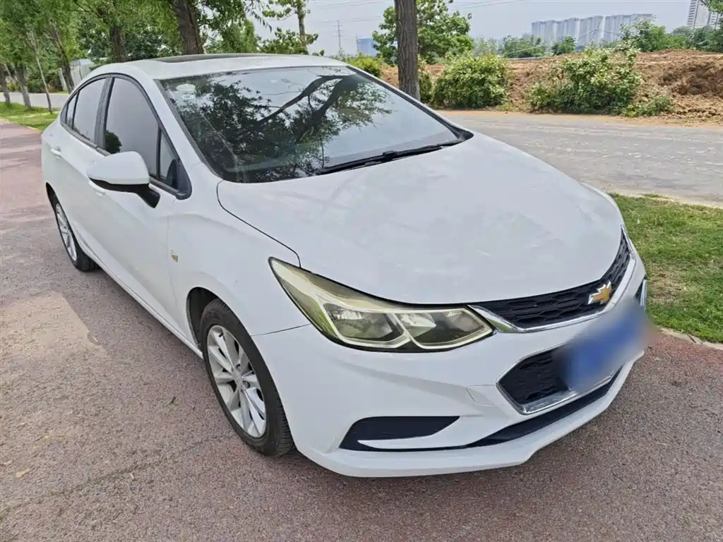 Chevrolet Cruze 2018 320 Automatic Pioneer Sunroof Edition фото 4