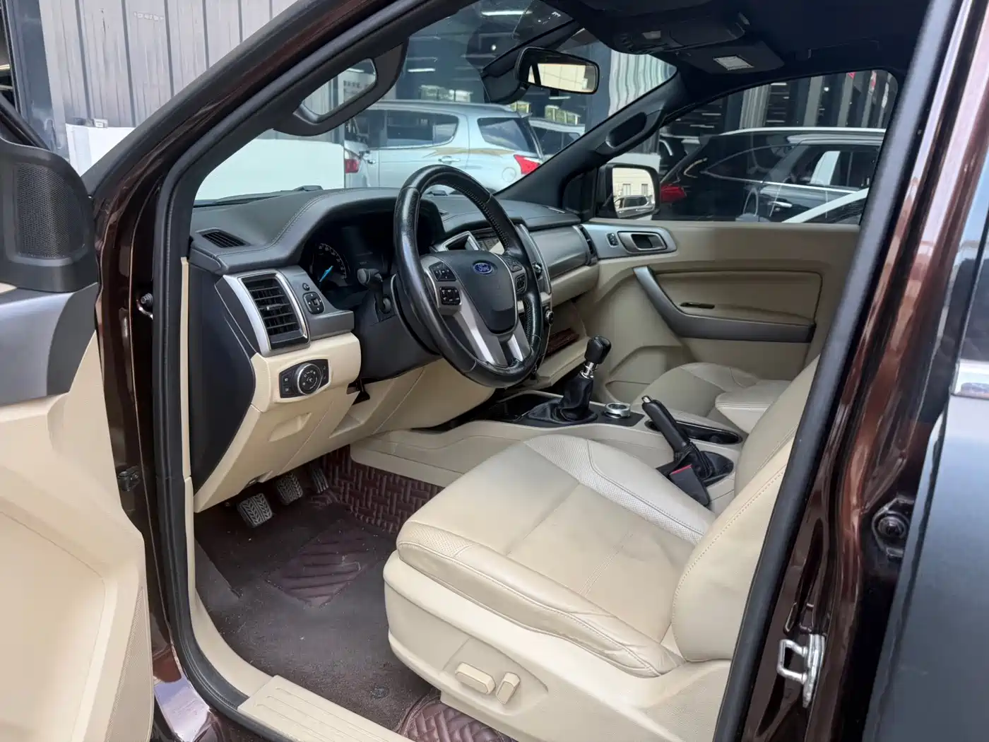 Ford Everest 2017 2016 2.2T Diesel Manual 4WD Luxury Edition