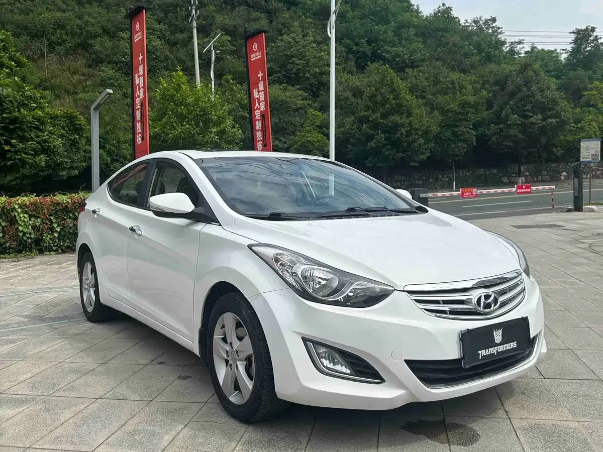 Hyundai Langdong 2013 1.6L Automatic Leading фото 2