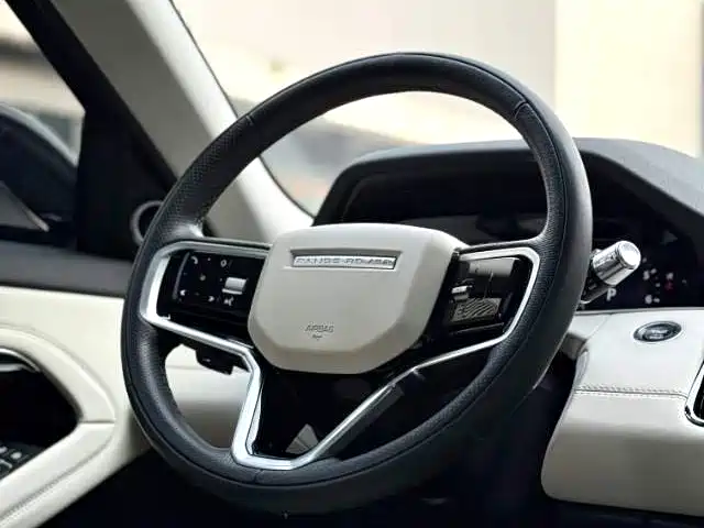 Land Rover Range Rover Evoque 2021 Range Rover Evoque L 249PS R-Dynamic First Edition Launch Edition фото 5