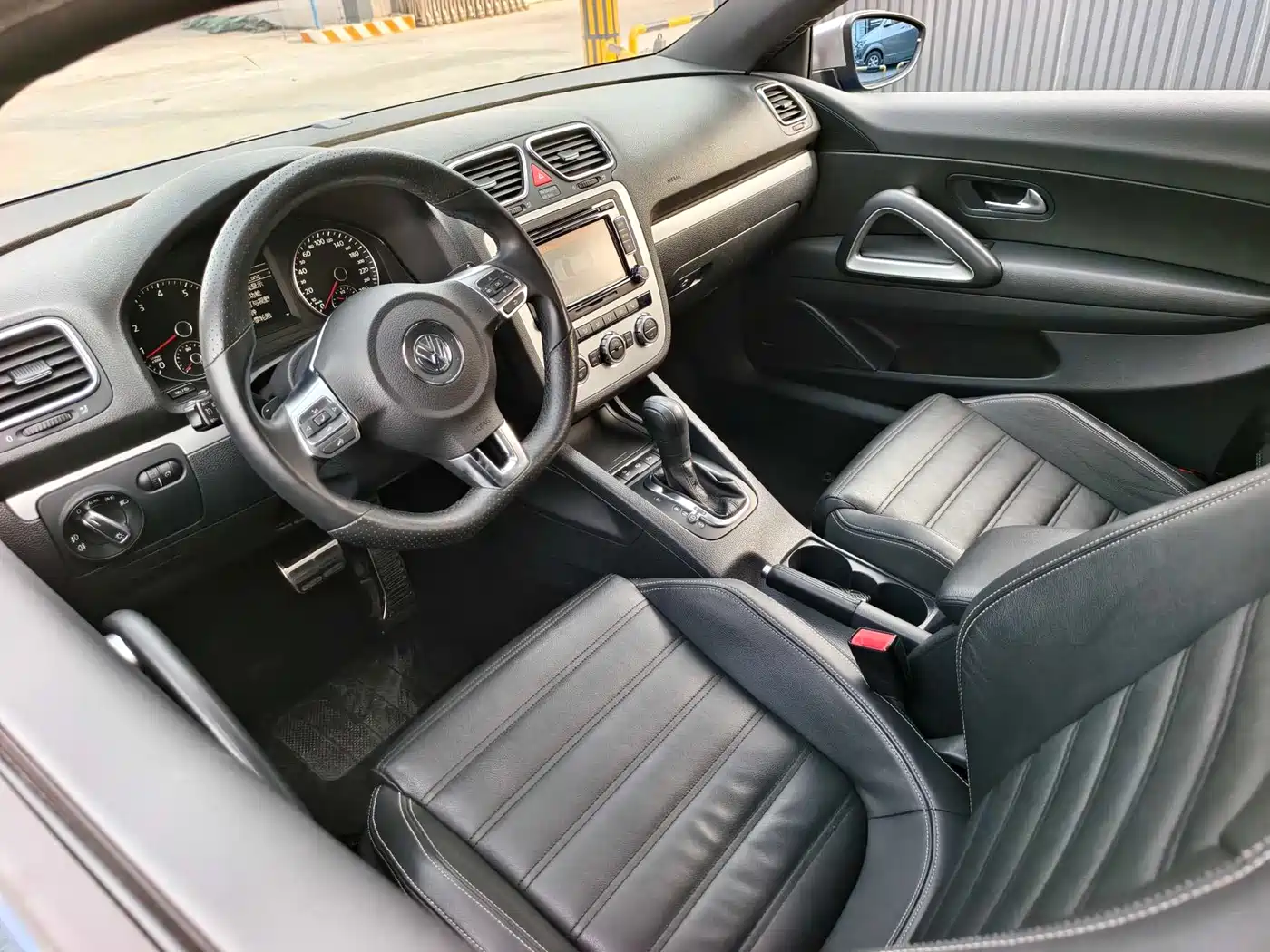 Volkswagen Scirocco 2013 2.0TSI Million Mile Edition фото 7