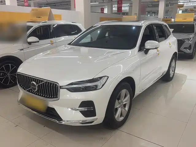Volvo XC60 2022 B5 AWD R-Design