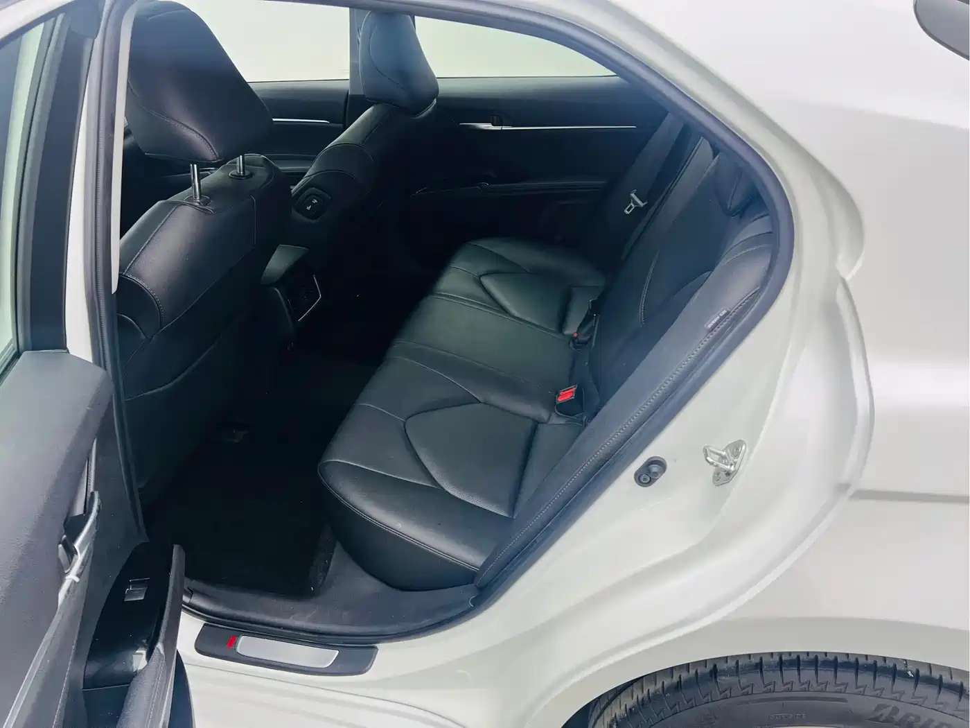 Toyota Camry 2021 2.0G Luxury Edition фото 12