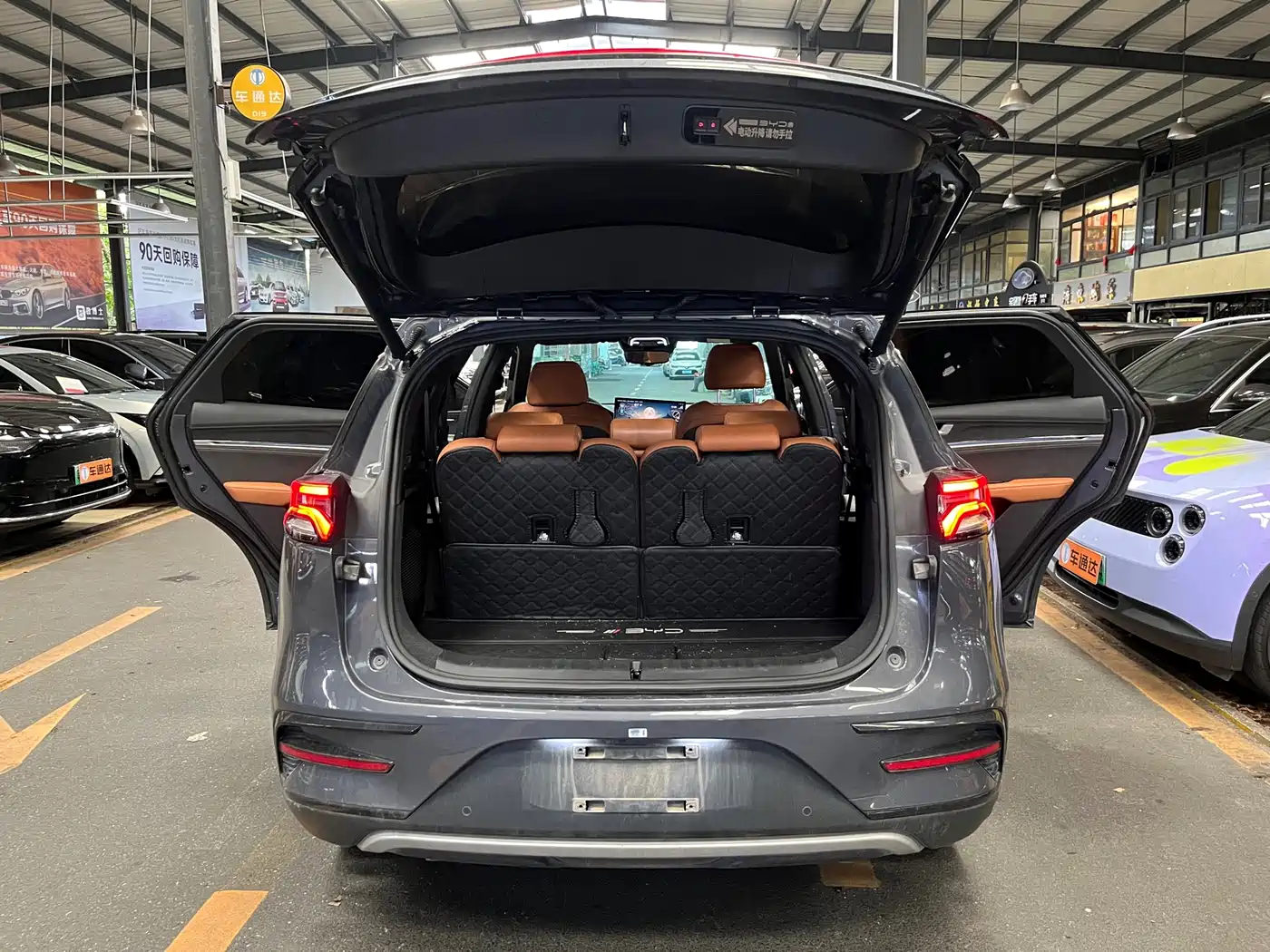 BYD Tang New Energy 2023 Model DM-i Champion Edition 112KM Honor фото 20