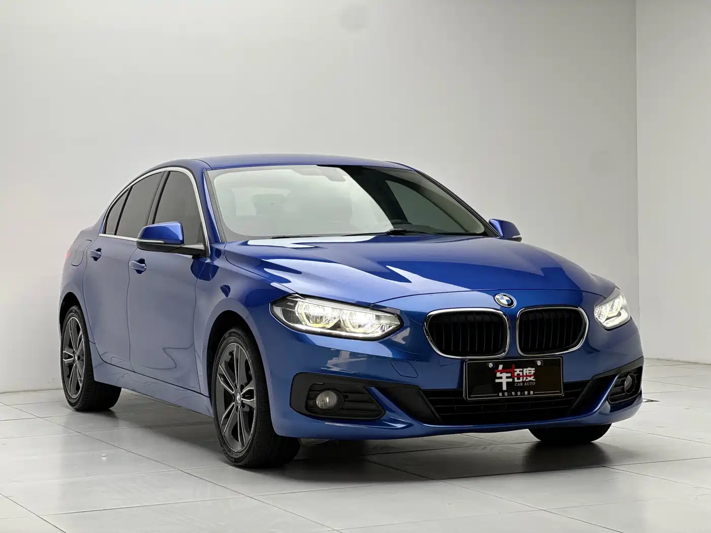 BMW 1 Series 2019 118i Fashion Edition фото 3