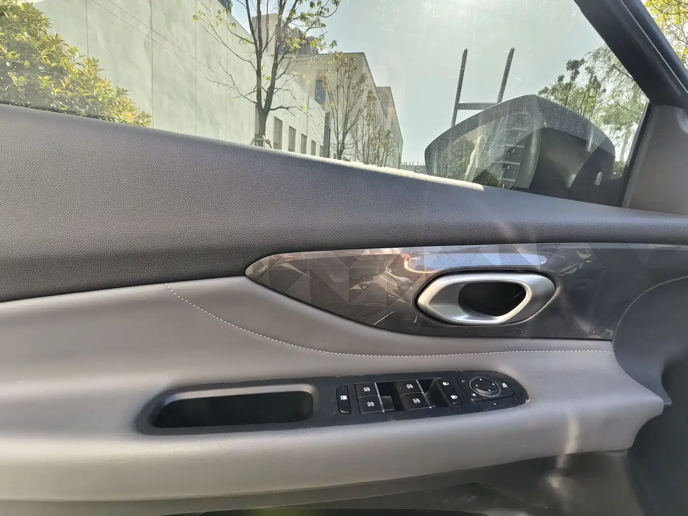 GAC Trumpchi Trumpchi Emkoo 2024 Model 270T DCT Shadow Leopard R-Style Edition фото 18