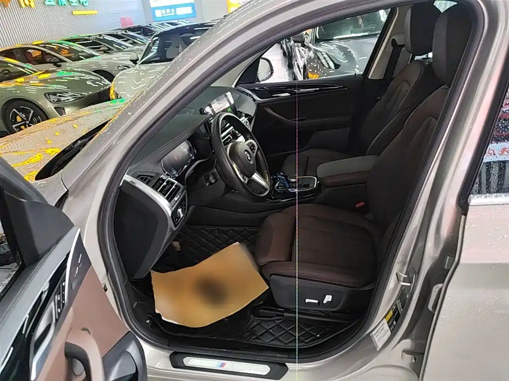 BMW iX3 2022 Leading Edition фото 12