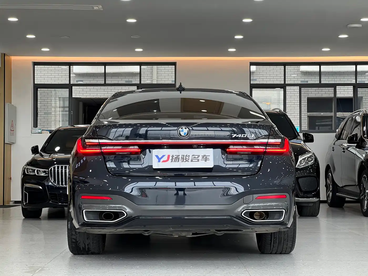 Фото 4 - BMW 7 Series