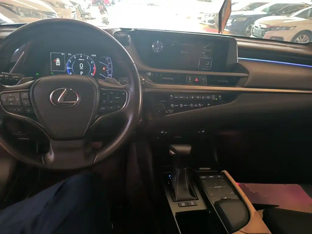 Lexus ES 2018 200 Excellence Edition China V фото 10