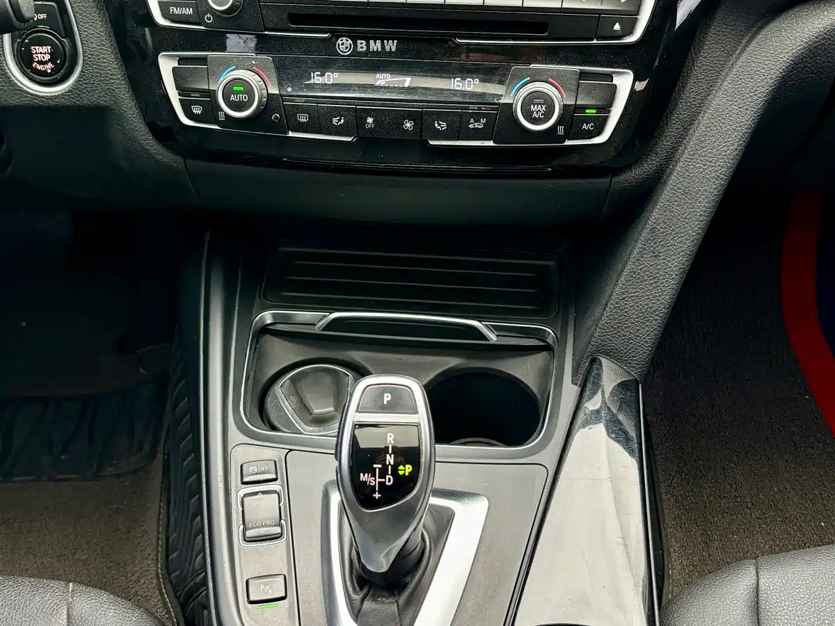 BMW 3 Series 2017 320Li M Sport фото 14