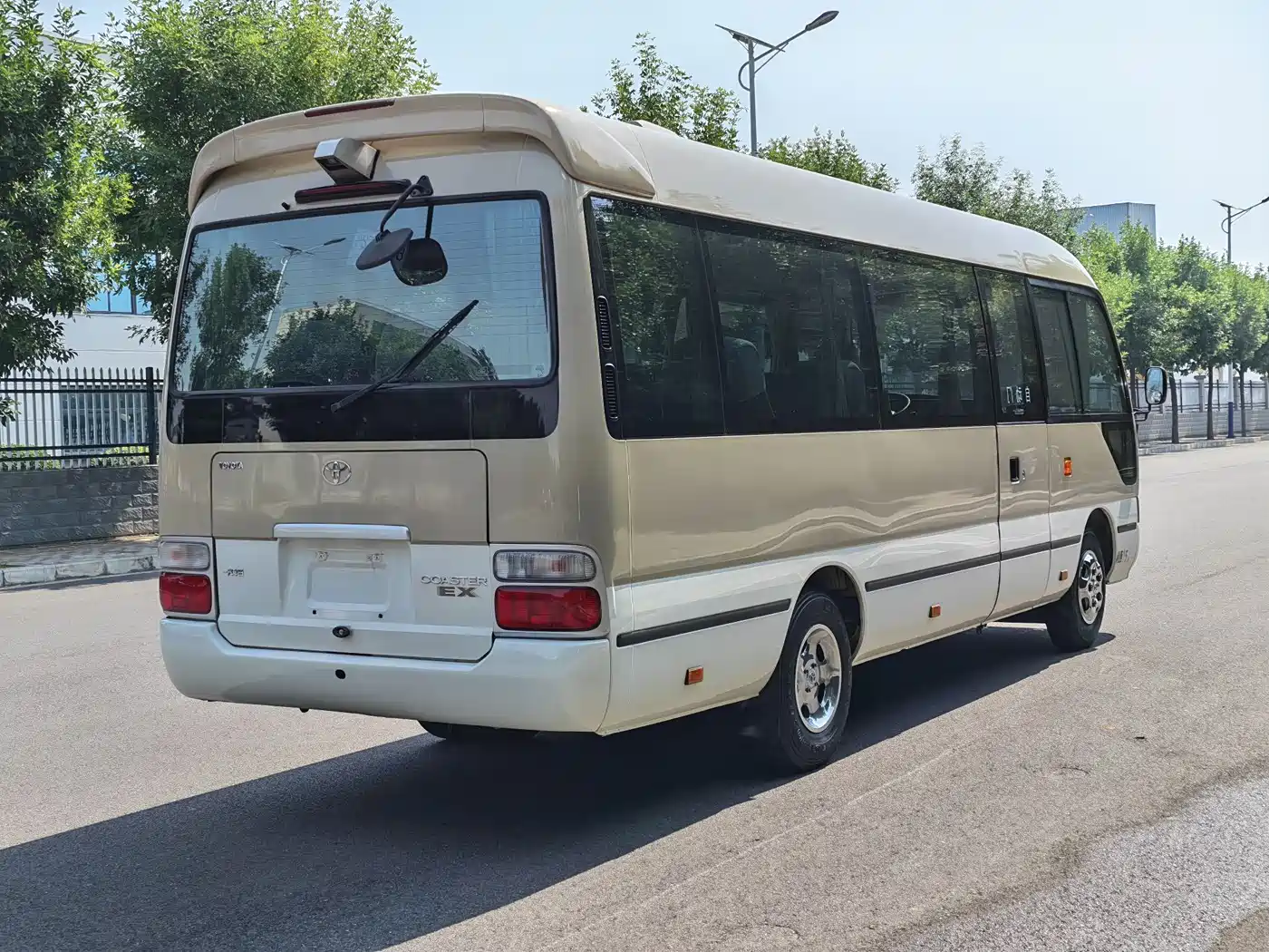 Toyota Coaster 2007 2.7L Gasoline Premium Edition 20-seater фото 5