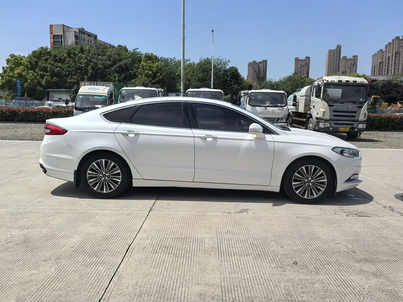 FORD MONDEO