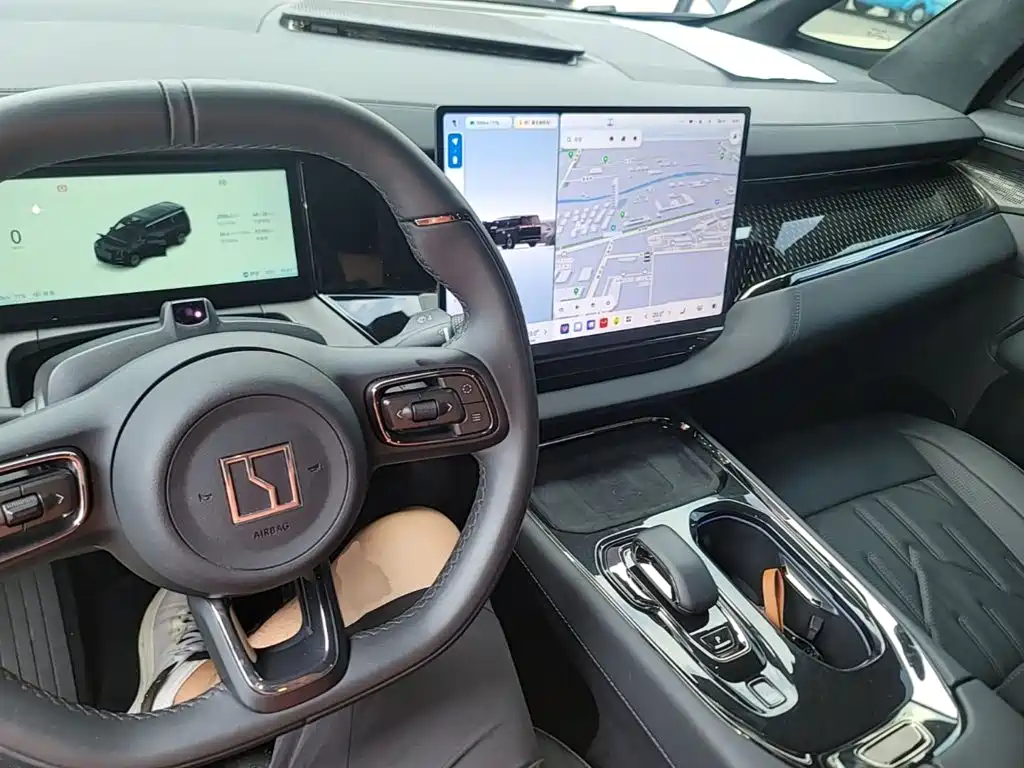 ZEEKR 009 2025 2024 6-seat Executive AWD 108kWh