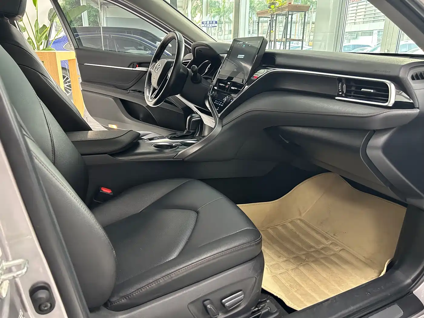Toyota Camry 2021 2.0G Luxury Edition фото 8