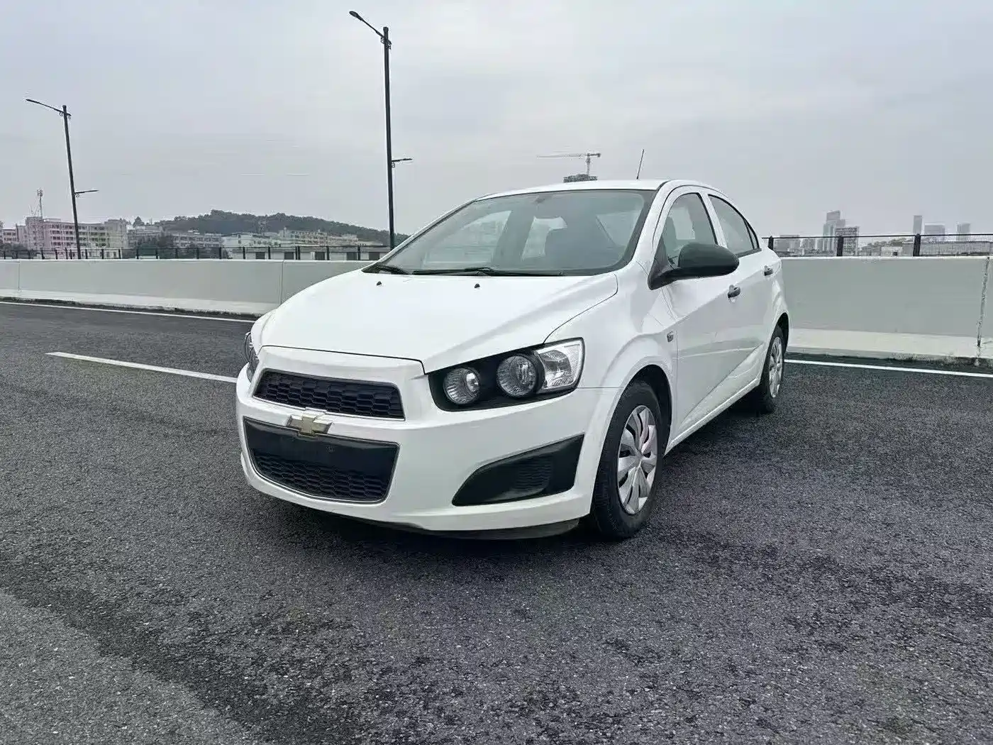 Chevrolet Aveo 2013 2011 Sedan 1.4L MT SL