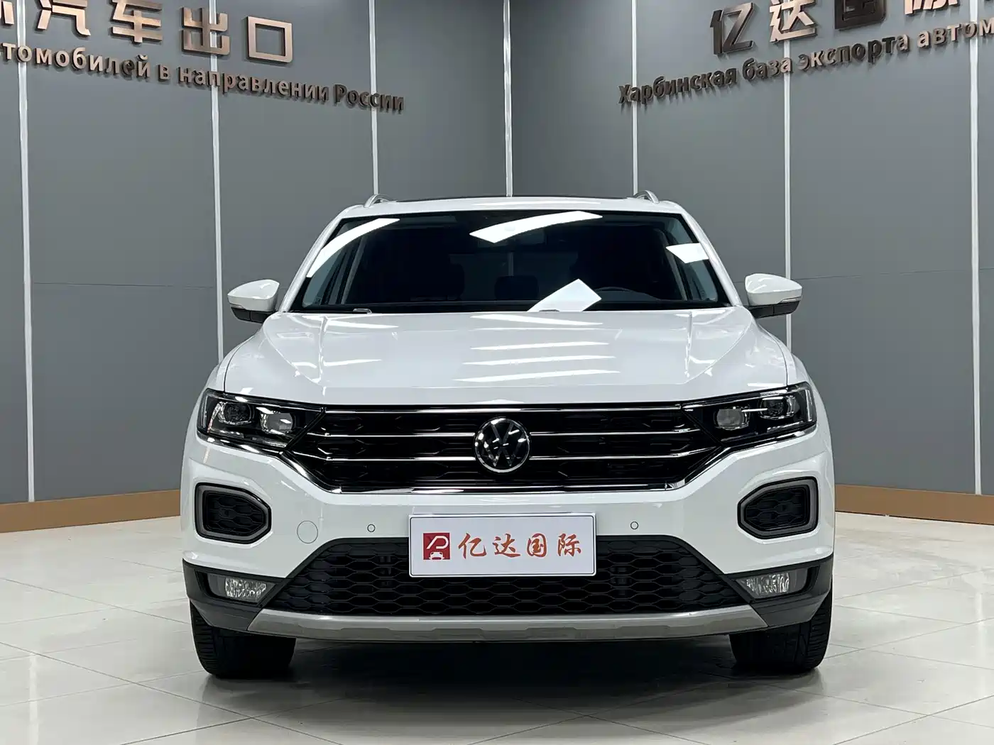 Volkswagen T-Roc, миниатюра 2