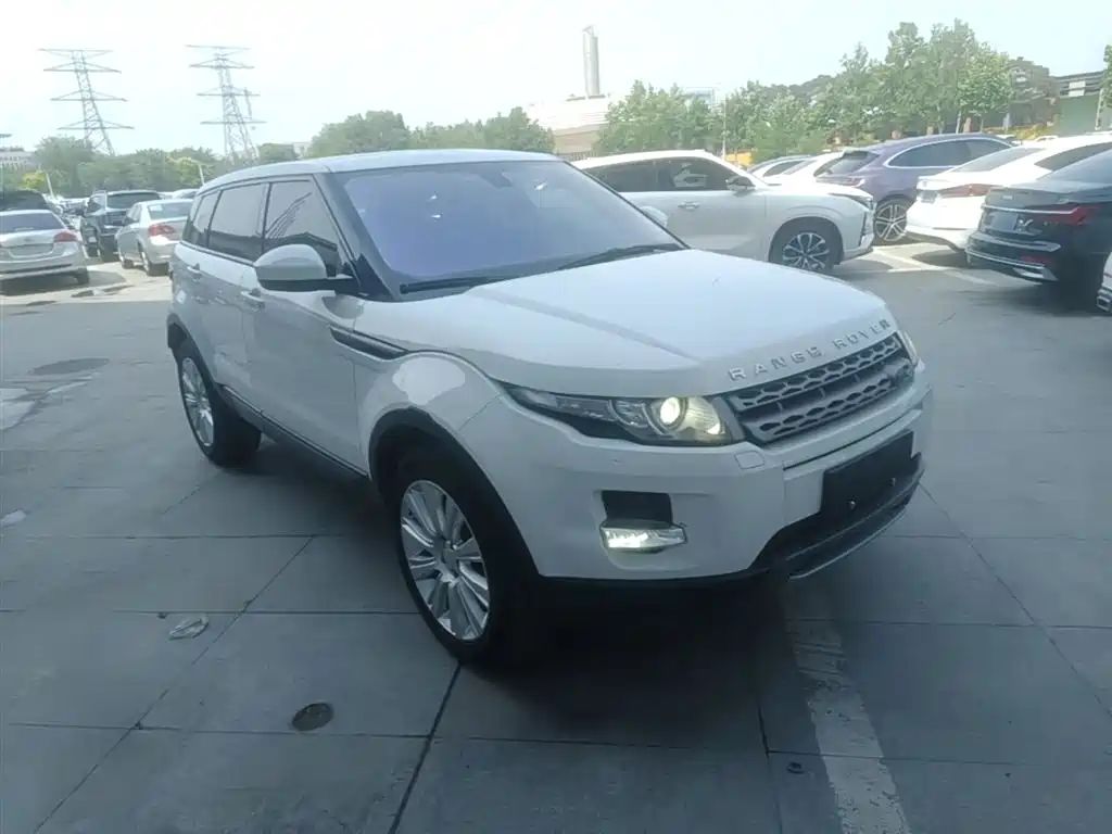 Land Rover Range Rover Evoque 2015 2.0T 5-Door Intelligent Edition фото 4