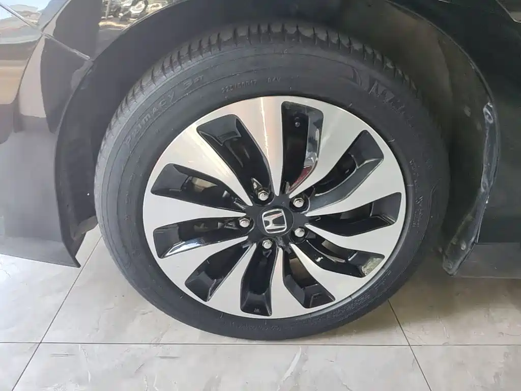 Фото 23 - Honda Accord