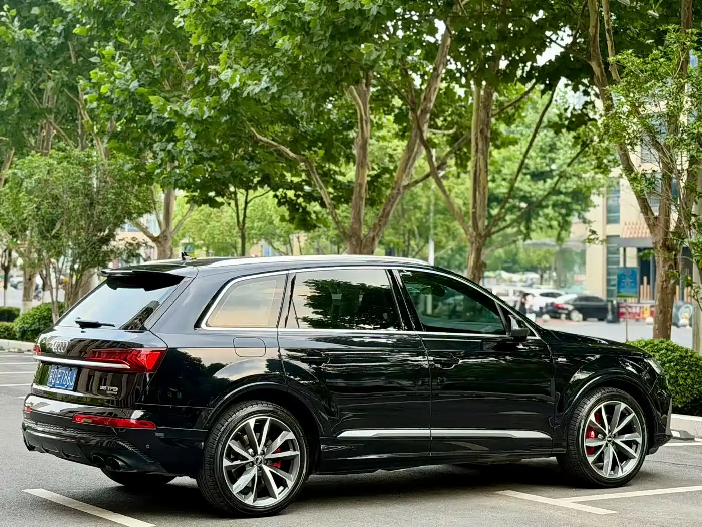 AUDI Q7