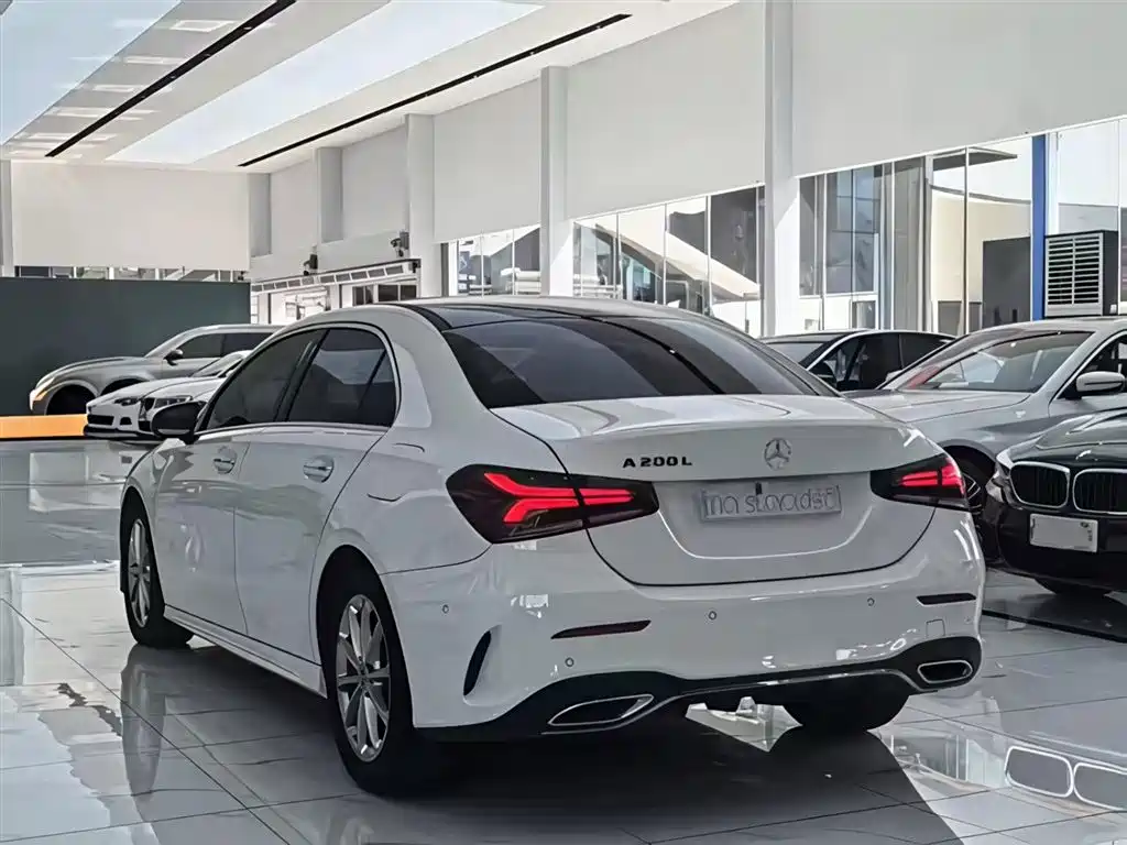 Mercedes-Benz A-Class 2020 A 200 L Sport Sedan фото 9