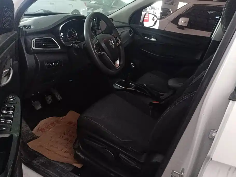 Baojun 730 2020 2019 1.5L Manual Fashion Edition 7-Seater China VI