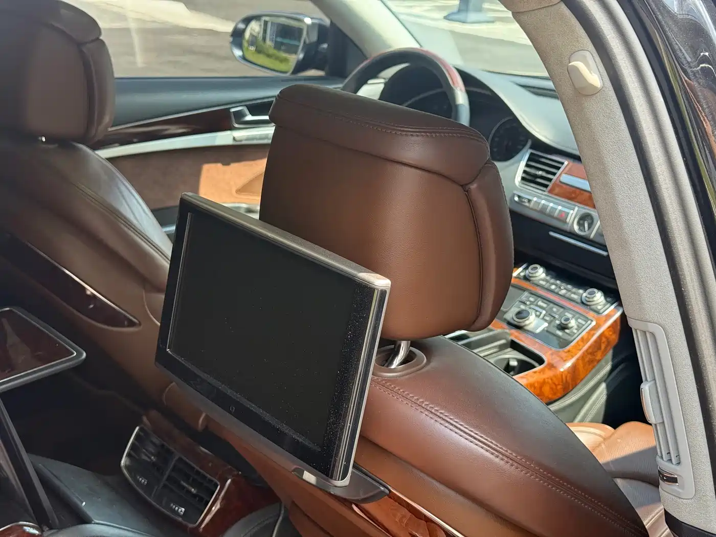 Audi A8 2011 2012 A8L 6.3 FSI W12 quattro