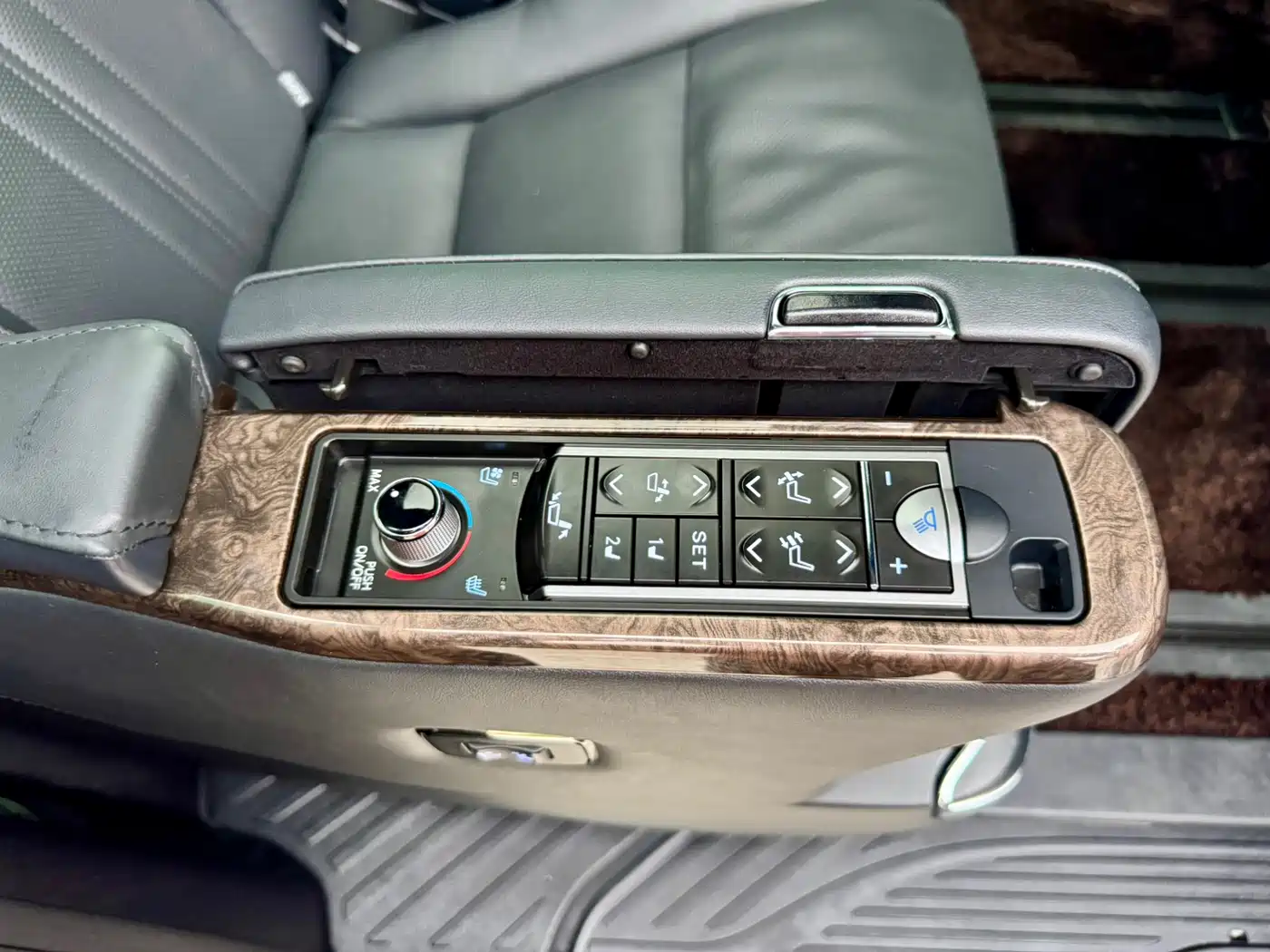 Toyota Vellfire 2023 Crown Hybrid 2.5L HV Premium фото 13