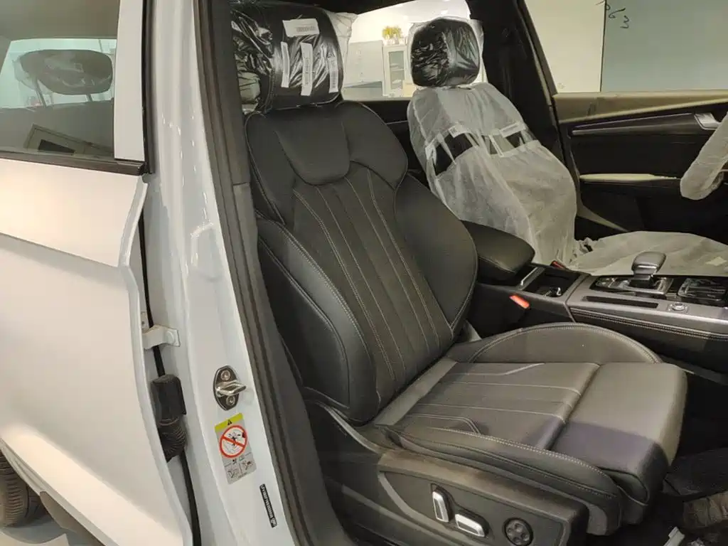 Фото 25 - Audi Q5L