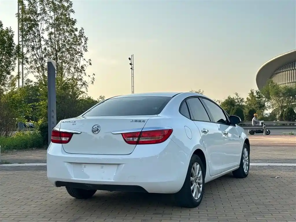 Buick Excelle 2013 GT 1.6L Automatic Fashion Edition фото 4