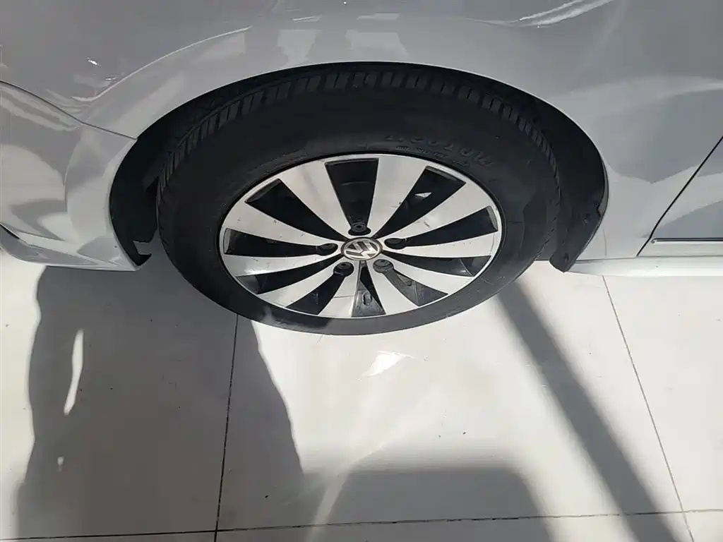 Volkswagen Sagitar 2018 1.6L Automatic Comfort фото 23
