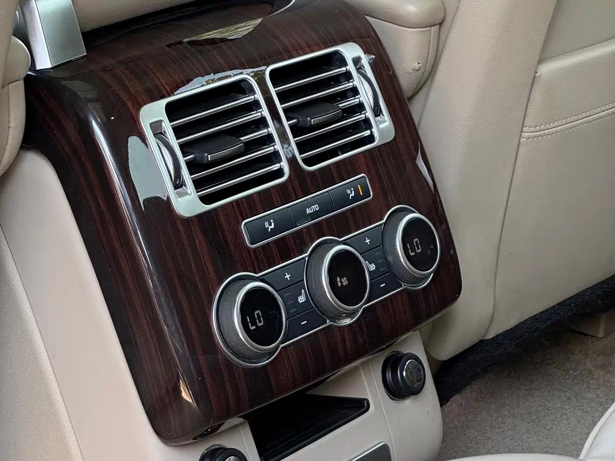 Фото 20 - Land Rover Range Rover