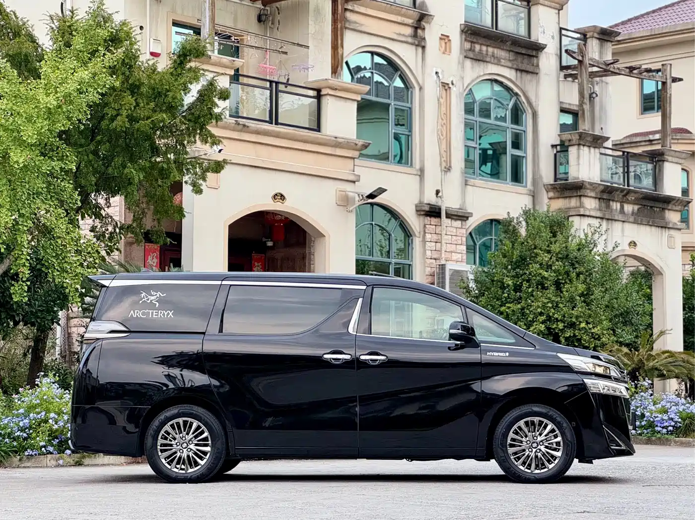 Toyota Vellfire 2023 Crown Hybrid 2.5L HV Premium фото 24