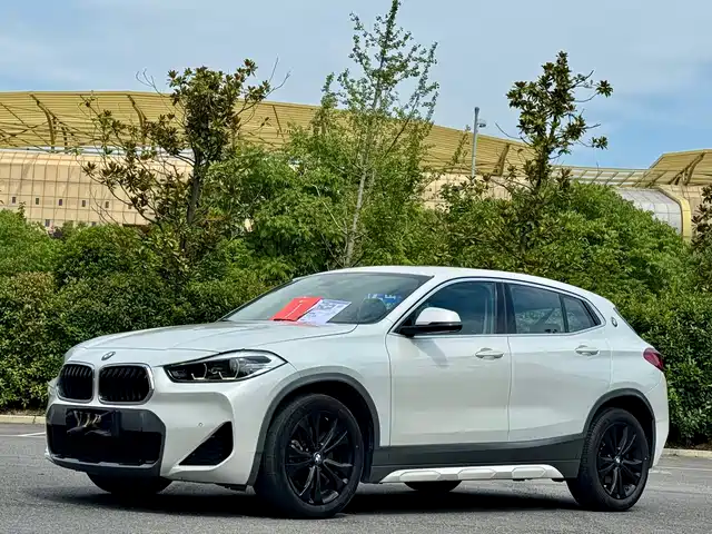 BMW X2 sDrive25i, Лидер, M Спорт-пакет
